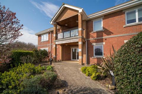 3 bedroom apartment to rent, Totland Bay, Isle of Wight