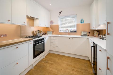 3 bedroom apartment to rent, Totland Bay, Isle of Wight