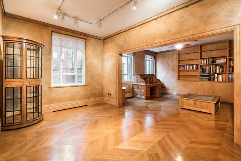 3 bedroom flat for sale, Grosvenor Square, London W1K