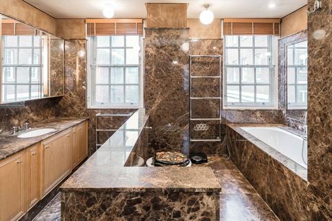 3 bedroom flat for sale, Grosvenor Square, London W1K