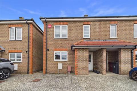 3 bedroom semi-detached house for sale, Pecketts Gate, Chichester