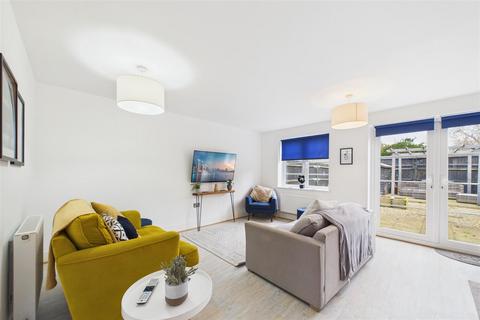 3 bedroom semi-detached house for sale, Pecketts Gate, Chichester