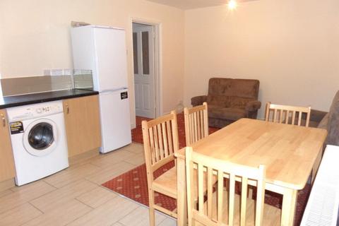 undefined, Farm Close, Middlesex UB1