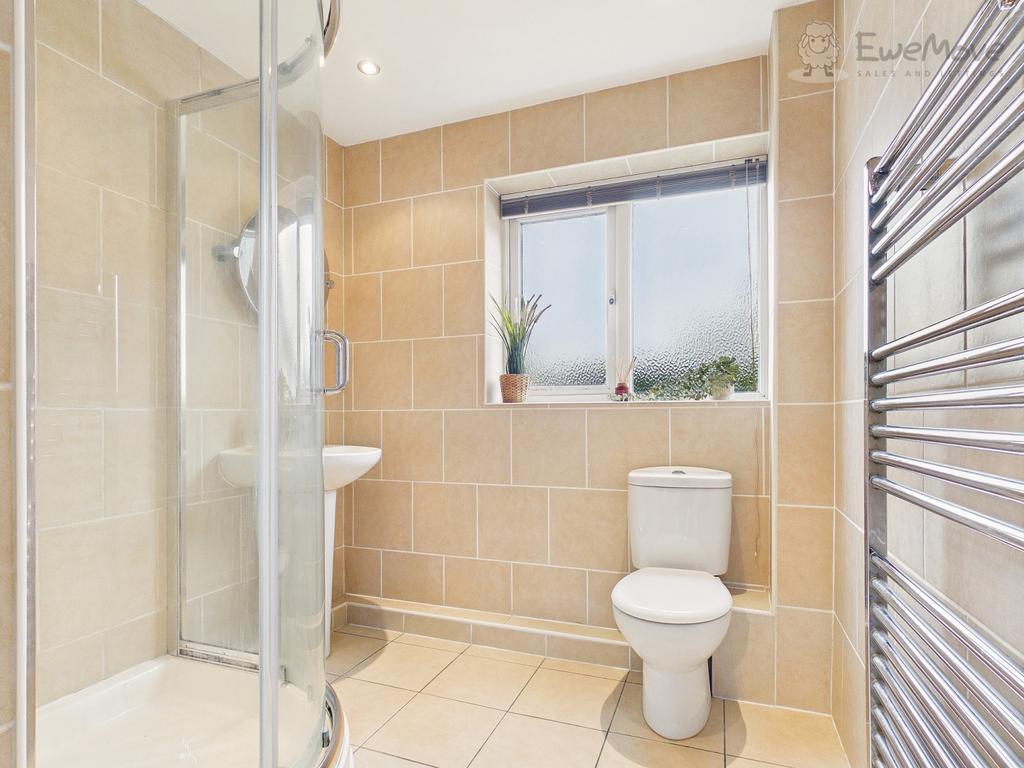 Ewemove tiverton   shower room