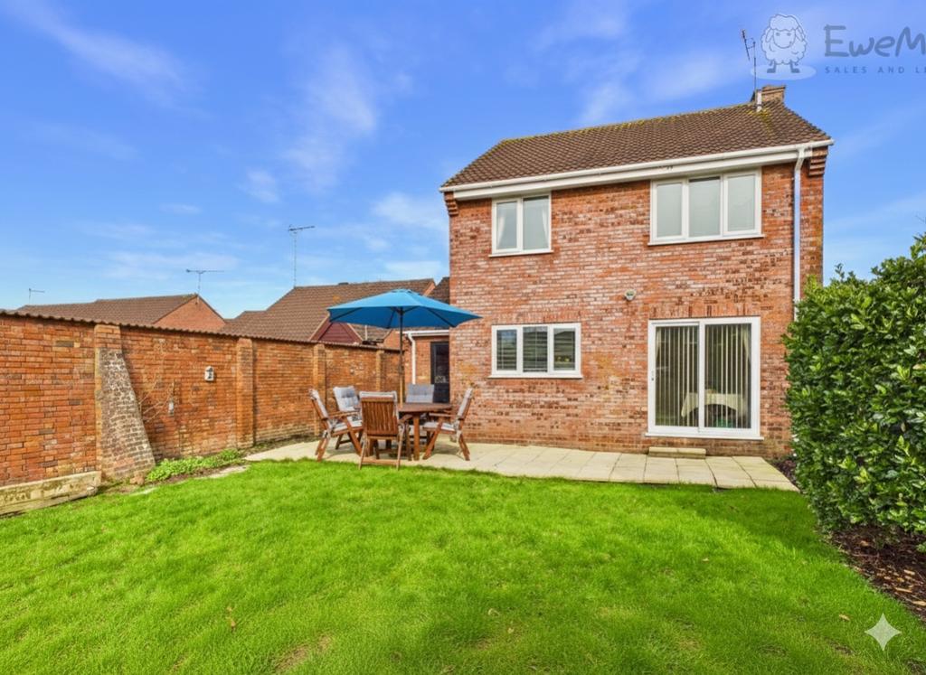 Ewemove tiverton   garden patio