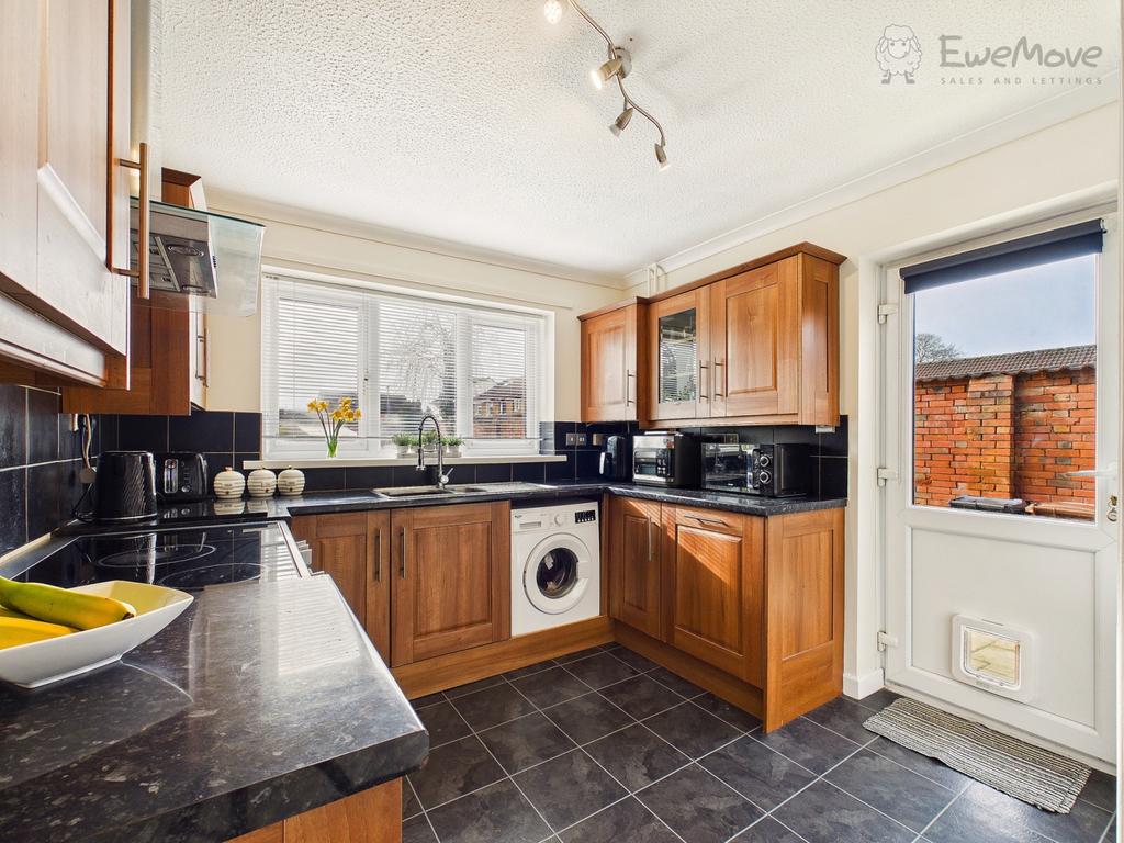 Ewemove tiverton   kitchen