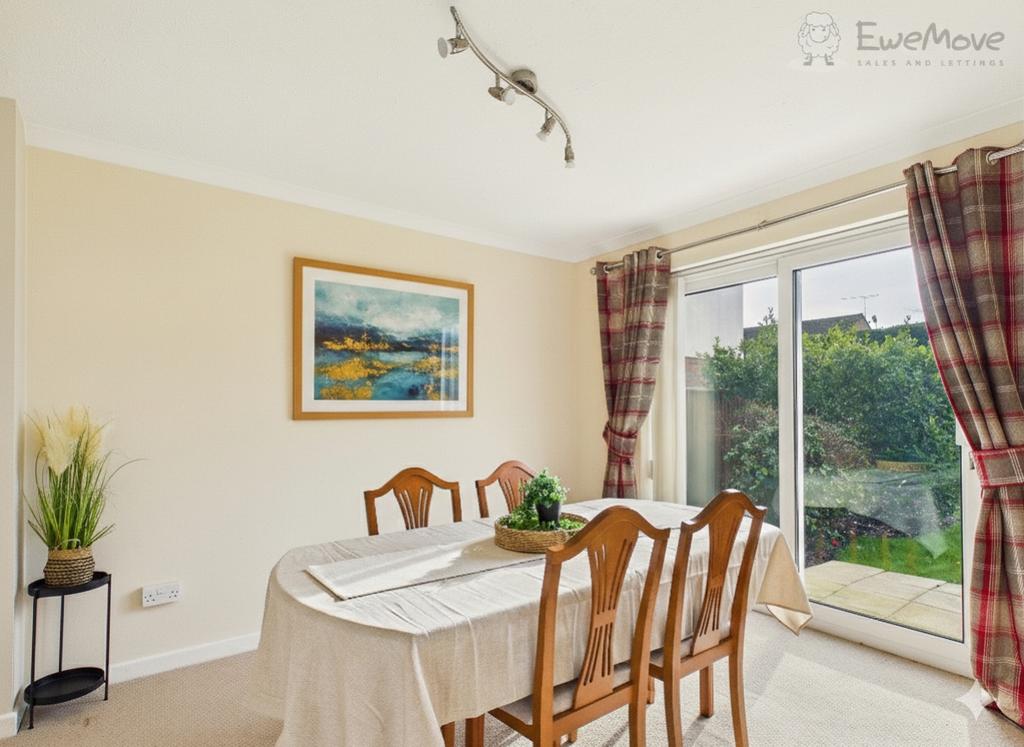 Ewemove tiverton   dining room