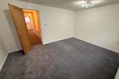 undefined, Mount Avenue, Bebington CH63