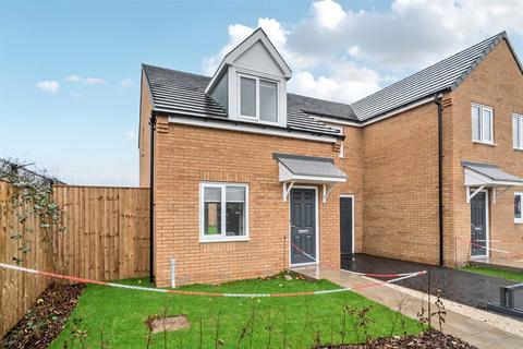 3 bedroom semi-detached house to rent, East Street, S63