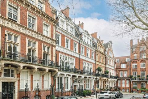 2 bedroom flat for sale, Kensington Court, London W8