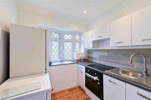 2 bedroom flat to rent, Lower Morden Lane, Morden SM4