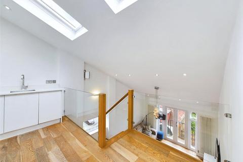 undefined, Winterton Court, Hampton Wick