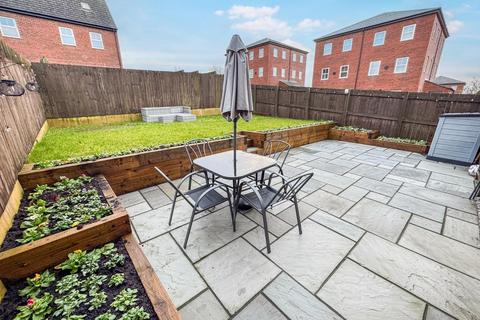 3 bedroom semi-detached house for sale, Kentmere Approach, Leeds. West Yorkshire