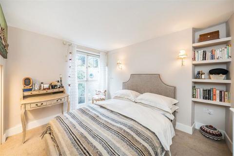 2 bedroom maisonette for sale, South Lambeth Road, London SW8