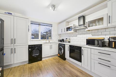 3 bedroom semi-detached house for sale, , Eastmount Avenue, Hull, HU8 9EW