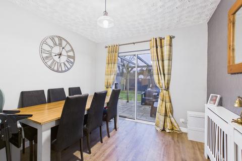 3 bedroom semi-detached house for sale, , Eastmount Avenue, Hull, HU8 9EW