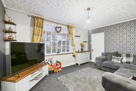 3 bedroom semi-detached house for sale, , Eastmount Avenue, Hull, HU8 9EW