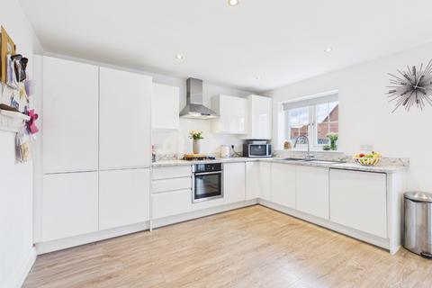3 bedroom detached house for sale, Grosvenor Road, Kingswood, Hull,  HU7 3DS