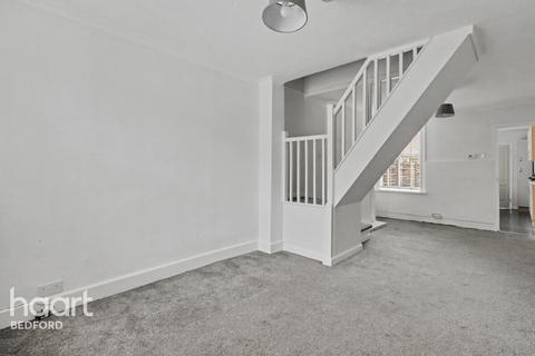 3 bedroom terraced house to rent, Garfield Street, BEDFORD