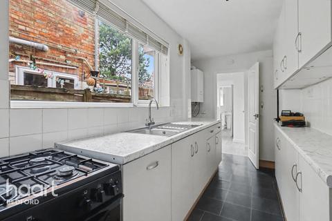 3 bedroom terraced house to rent, Garfield Street, BEDFORD