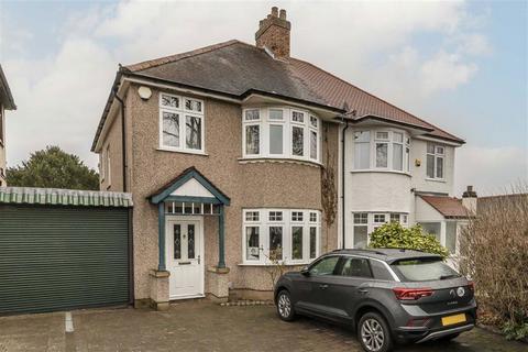 undefined, Le May Avenue, London SE12
