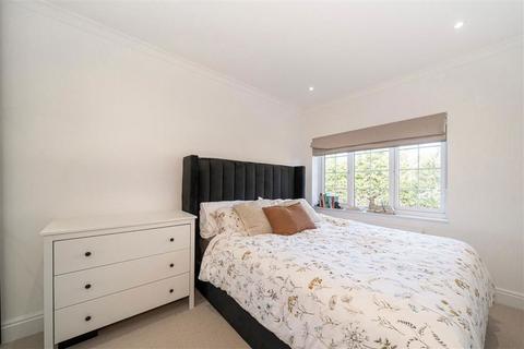 3 bedroom terraced house for sale, Chatsworth Place, Teddington TW11