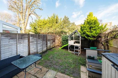 3 bedroom terraced house for sale, Chatsworth Place, Teddington TW11