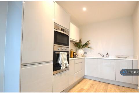 2 bedroom flat to rent, Staines-Upon-Thames, Staines-Upon-Thames, TW18