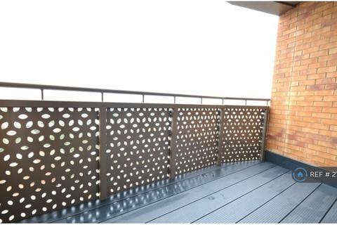 2 bedroom flat to rent, Staines-Upon-Thames, Staines-Upon-Thames, TW18