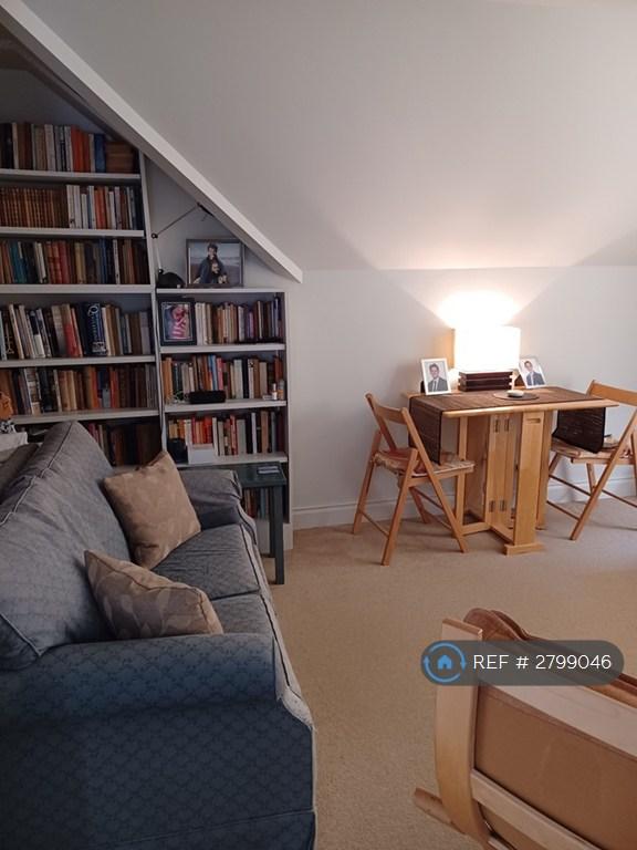 Sitting/Dining Room