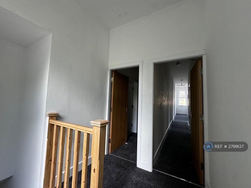 Entrance Hall (1a On Right, 1b On Left).