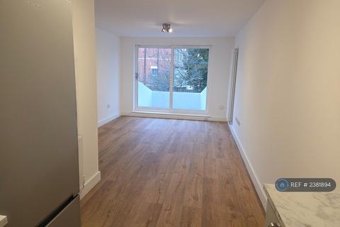 2 bedroom flat to rent, Irvin Point, London, N3