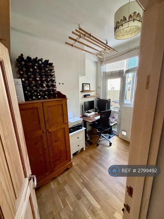 Current Tenants, Spare Room