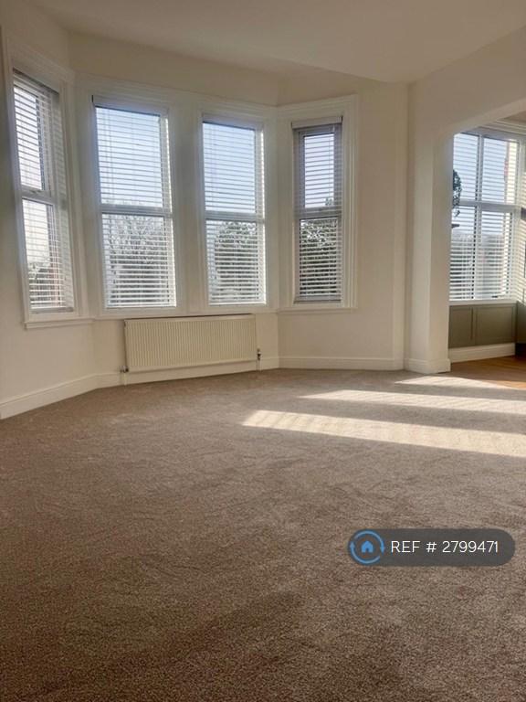 Lounge/ Dining Area