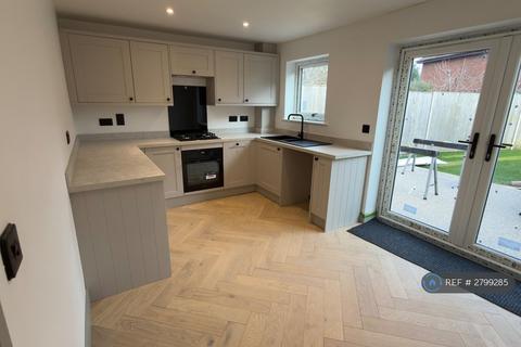 3 bedroom semi-detached house to rent, Pingles Road, King's Lynn, PE30