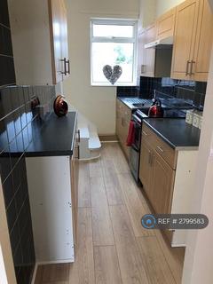 2 bedroom terraced house to rent, High Street, Ossett, WF5