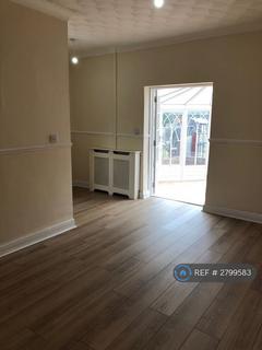 2 bedroom terraced house to rent, High Street, Ossett, WF5