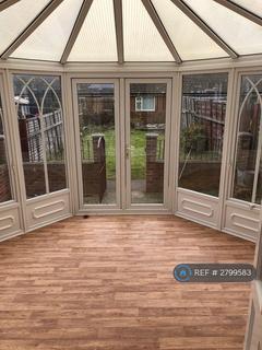 2 bedroom terraced house to rent, High Street, Ossett, WF5