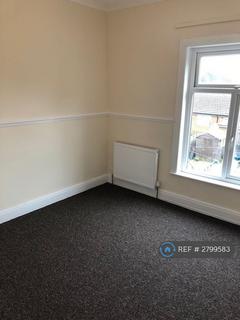 2 bedroom terraced house to rent, High Street, Ossett, WF5