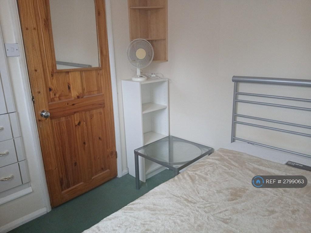 Bedroom 1 (Smallest)