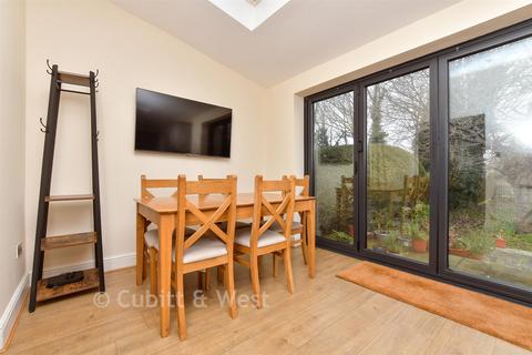 Queenhill Road, South Croydon CR2
