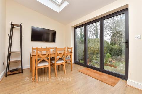 undefined, Queenhill Road, South Croydon CR2