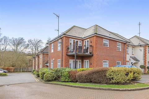 2 bedroom flat for sale, Copperfields, High Wycombe HP12