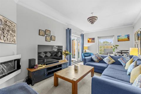 2 bedroom flat for sale, Copperfields, High Wycombe HP12