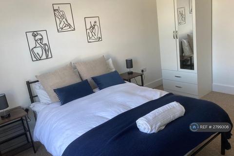 2 bedroom terraced house to rent, Woodside Road, Tonbridge, TN9