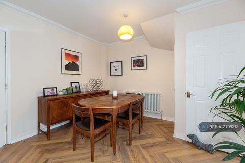 undefined, Amery Gardens, Romford, RM2