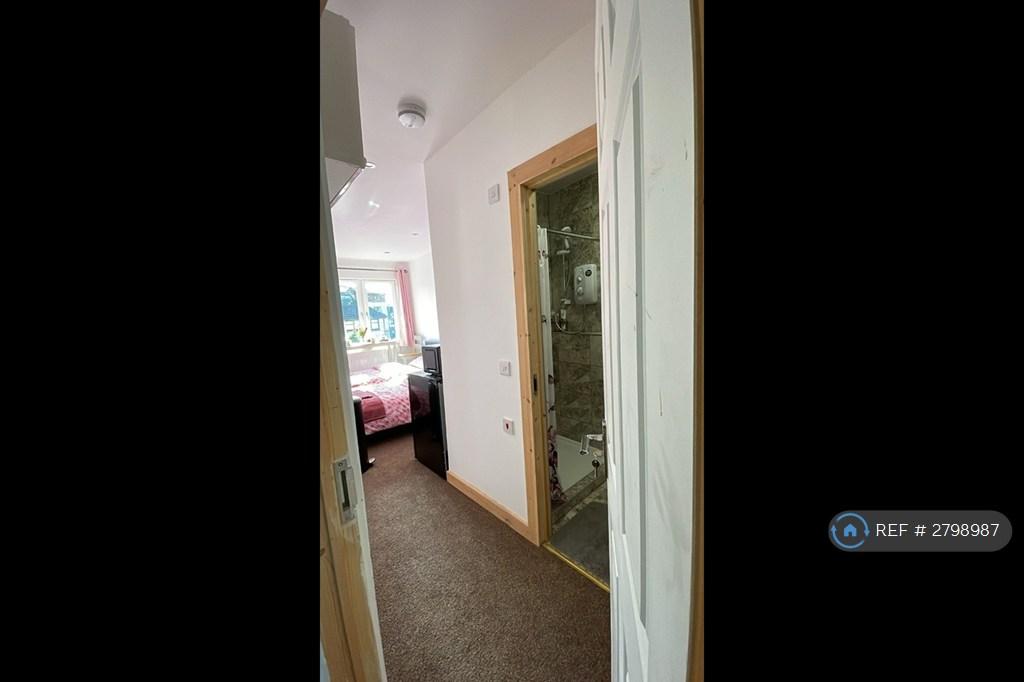 Ensuite Bedroom