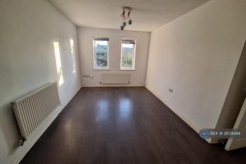 2 bedroom flat to rent, Old Manor Park, Atherton, Manchester, M46