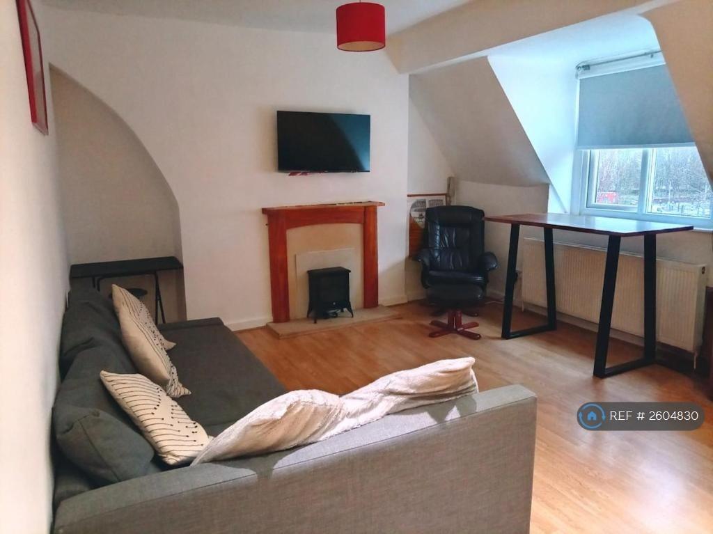 Living/Dining Area