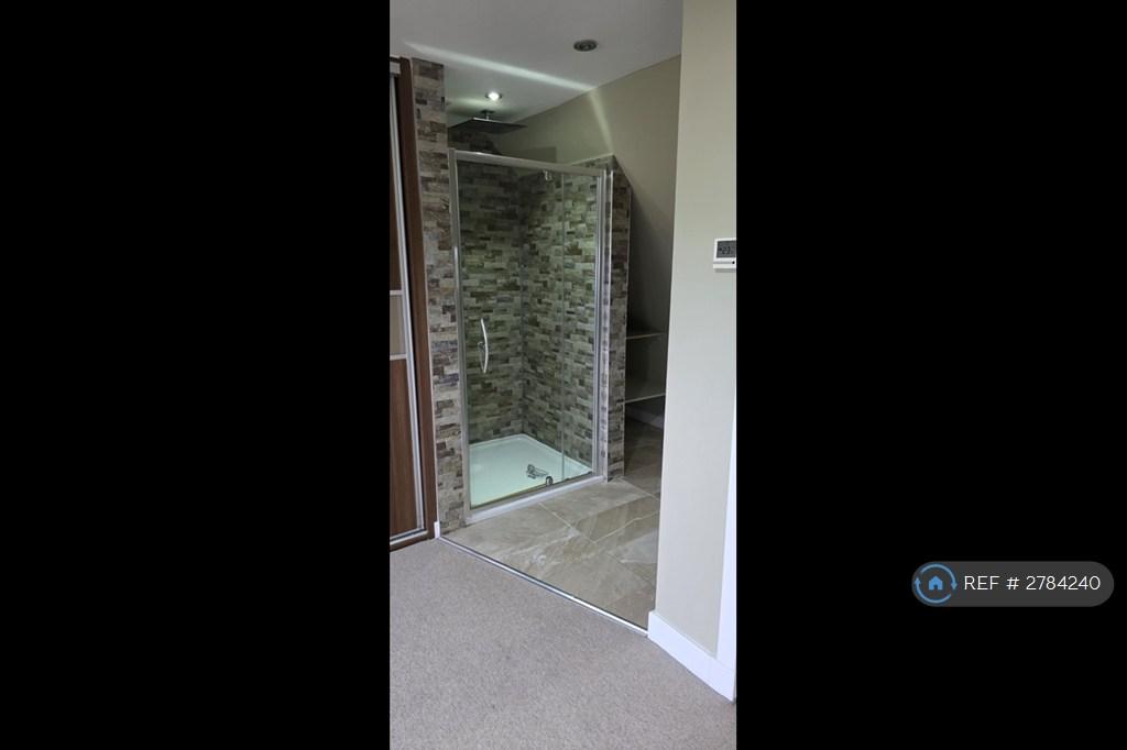 Bedroom 1 En Suite